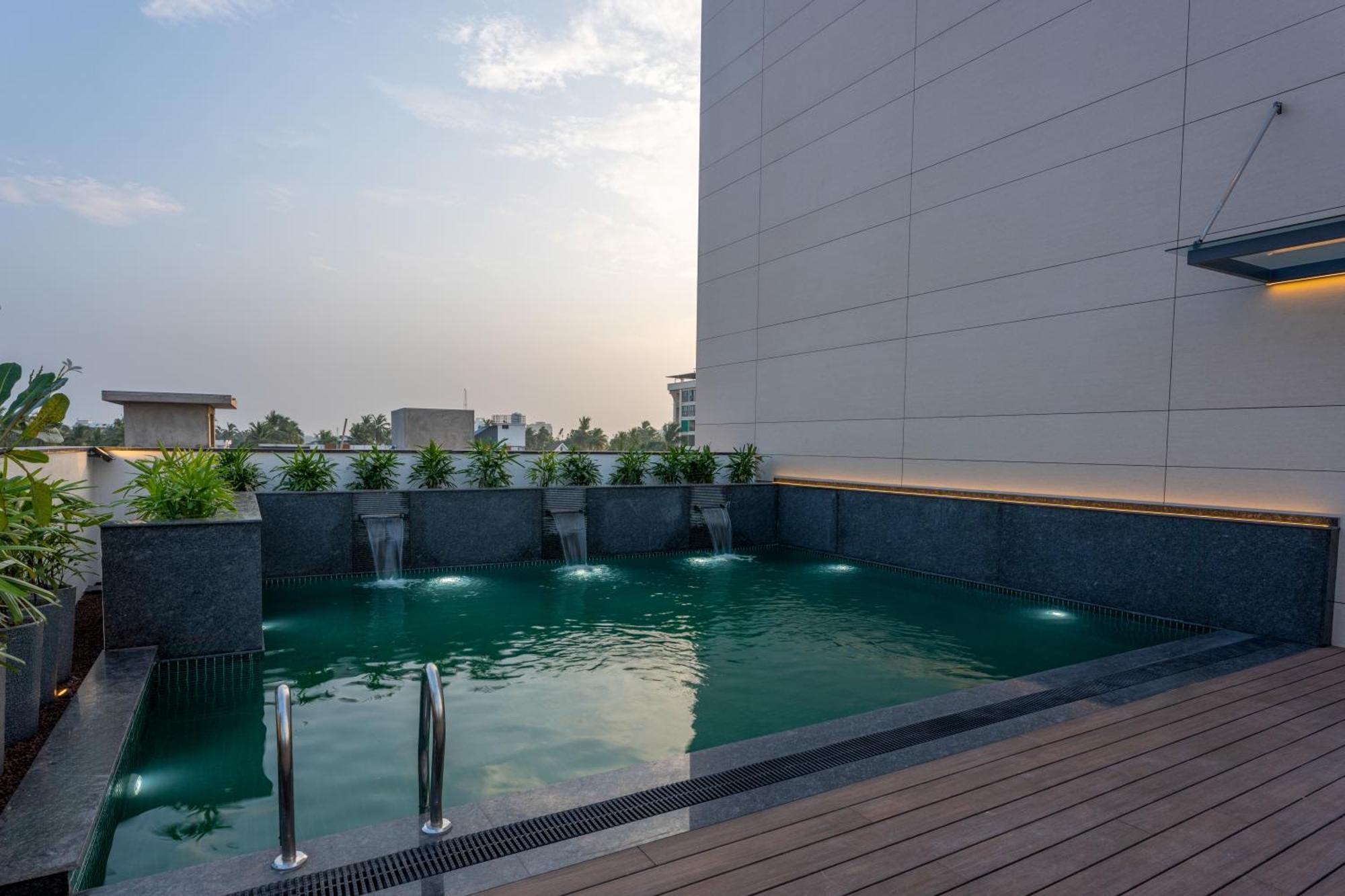 Park Inn & Suites By Radisson Thrissur East Fort Dış mekan fotoğraf