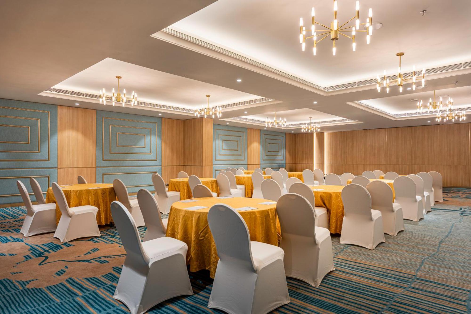 Park Inn & Suites By Radisson Thrissur East Fort Dış mekan fotoğraf
