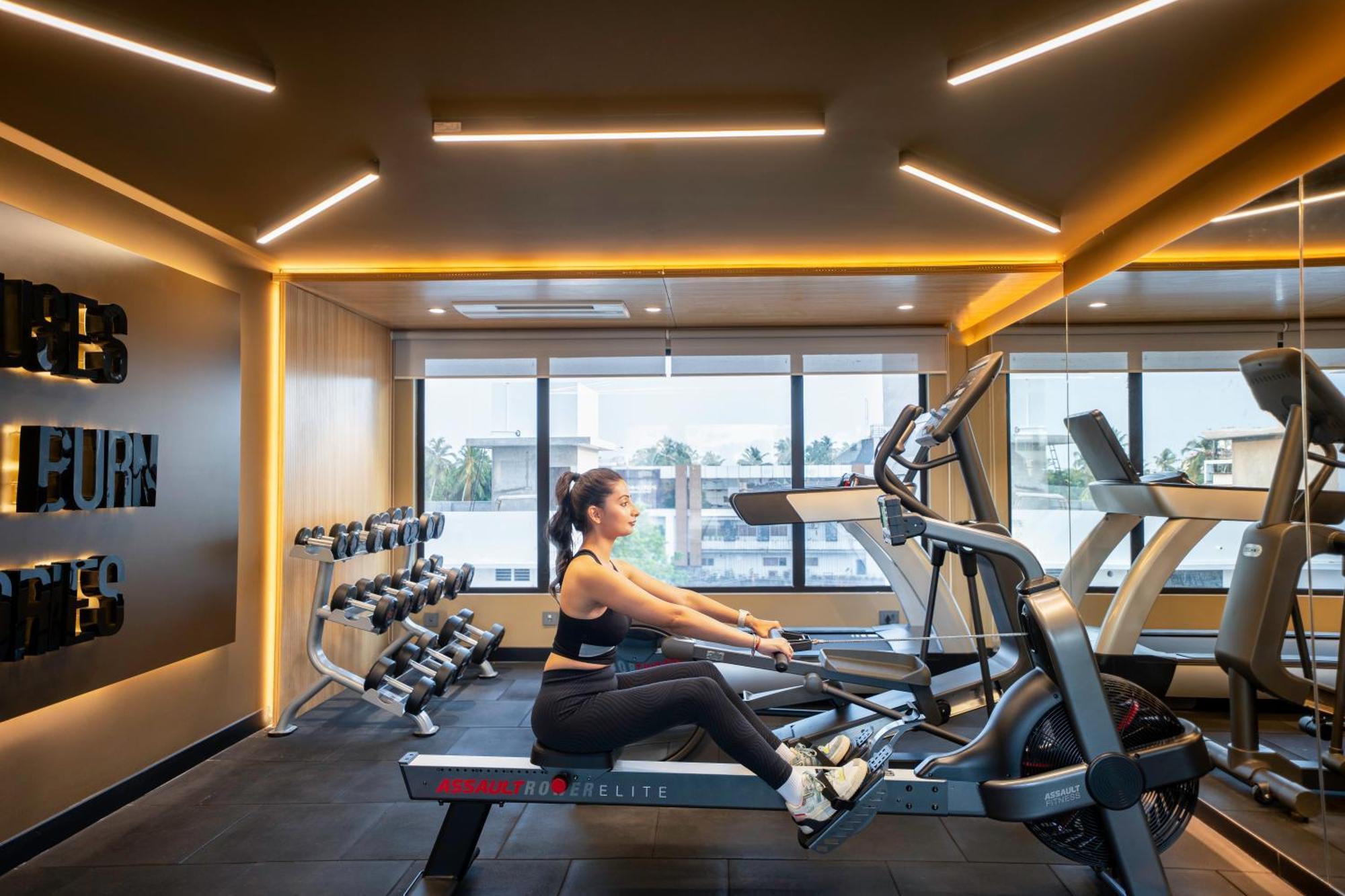 Park Inn & Suites By Radisson Thrissur East Fort Dış mekan fotoğraf